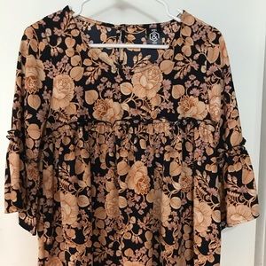 Agnes and Dora Swing tip with 3/4 bell sleeves